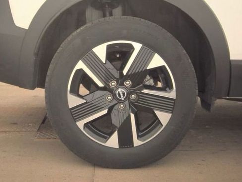 Used 2025 Nissan Kicks SV AWD/4WD image 20