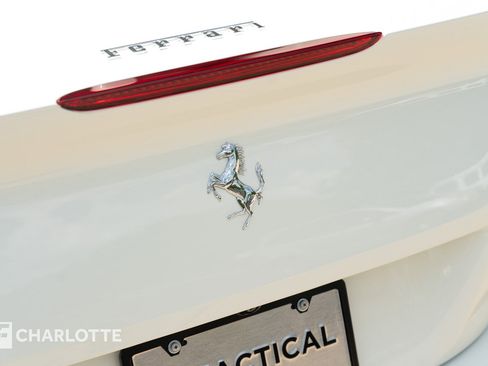 Used 2019 Ferrari Portofino image 16