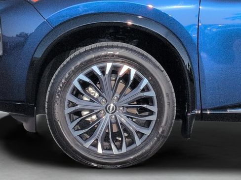 Certified 2025 Nissan Rogue Platinum FWD image 28