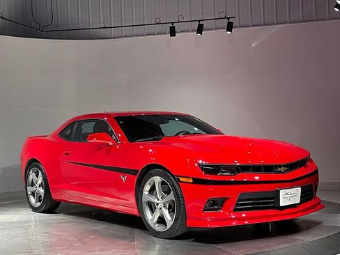 Used 2015 Chevrolet Camaro SS w/ Commemorative Special Edition RWD image 28