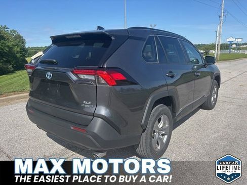 Used 2023 Toyota RAV4 XLE AWD/4WD image 4