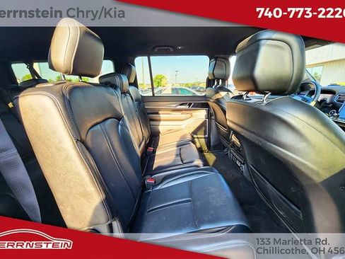 Used 2024 Jeep Wagoneer L Series II w/ Flexible Seating Group AWD/4WD image 31