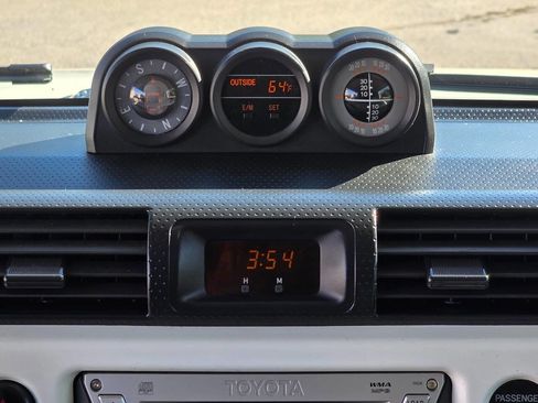 Used 2010 Toyota FJ Cruiser 4WD image 14