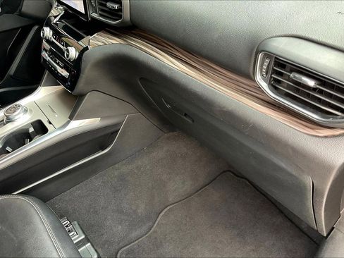 Used 2023 Ford Explorer Limited image 19