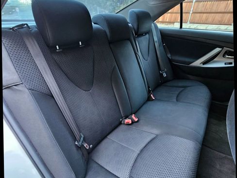 Used 2011 Toyota Camry SE image 28