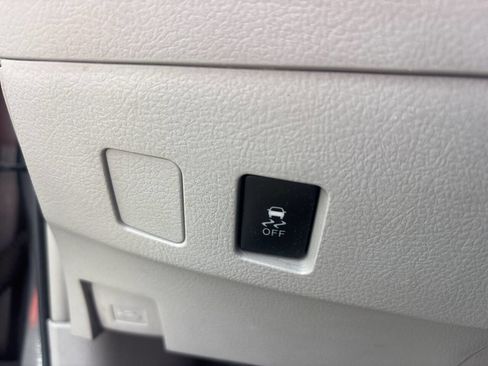 Used 2010 Toyota Camry XLE FWD image 34