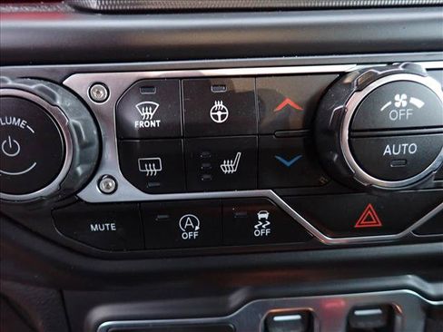 Used 2021 Jeep Wrangler Rubicon w/ Cold Weather Group AWD/4WD image 20