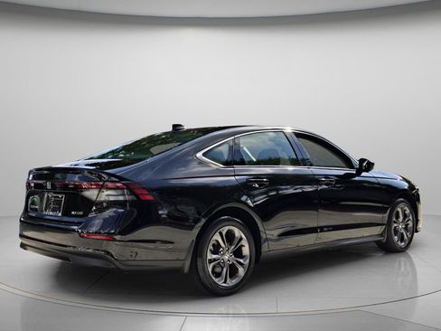 Certified 2023 Honda Accord EX image 6