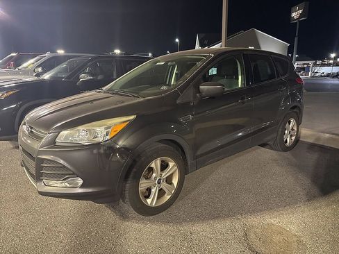 Used 2015 Ford Escape SE image 2
