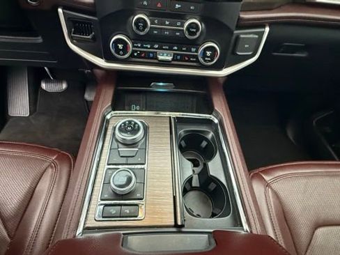 Used 2024 Ford Expedition Limited image 28