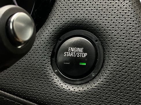 Used 2018 Cadillac XT5 Luxury w/ Driver Awareness Package image 31