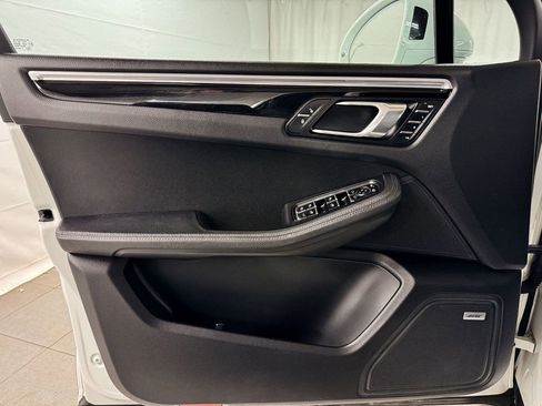 Used 2017 Porsche Macan S image 15