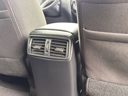 Used 2015 Nissan Rogue SV w/ SV Premium Package FWD image 24