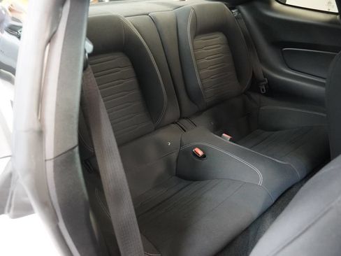 Used 2016 Ford Mustang Coupe RWD image 24