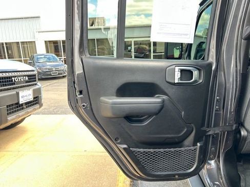 Used 2025 Jeep Wrangler Unlimited Sport AWD/4WD image 23