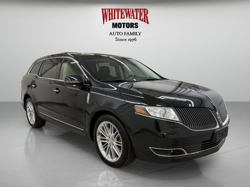 Used 2013 Lincoln MKT AWD image 5