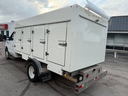 Used 2017 Ford E-450 and Econoline 450 Super Duty w/ Power Windows & Locks Group image 8