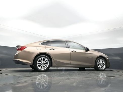 Used 2018 Chevrolet Malibu LT FWD image 29