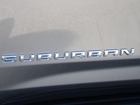 Used 2021 Chevrolet Suburban High Country RWD image 9