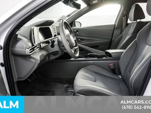 Used 2025 Hyundai Elantra Sport image 16