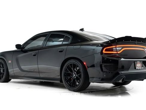 Used 2019 Dodge Charger Scat Pack w/ Dynamics Package RWD image 8