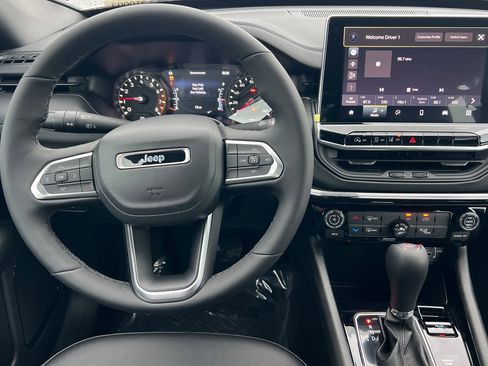 New 2026 Jeep Compass Latitude image 12