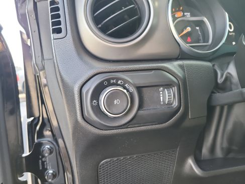 Used 2023 Jeep Wrangler Unlimited Sport image 31