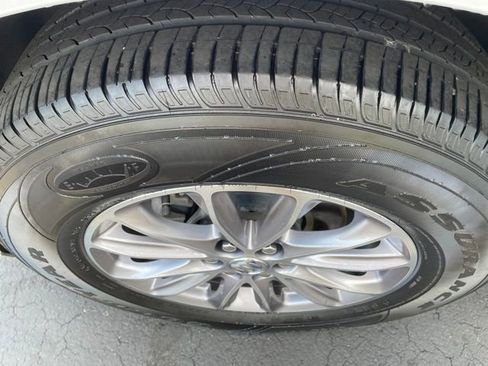 Used 2023 Buick Enclave Essence FWD image 30