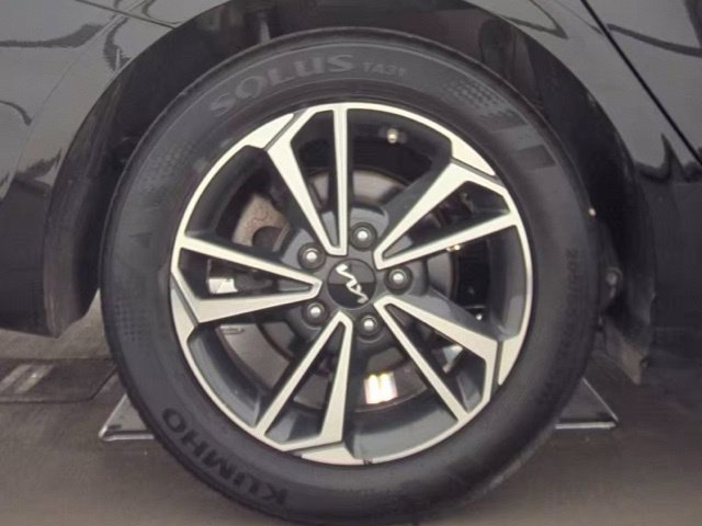 Used 2024 Kia Forte LXS FWD image 20