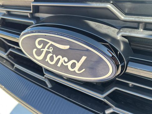 Used 2025 Ford Expedition Active image 33