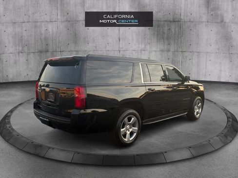 Used 2019 Chevrolet Suburban LT RWD image 5