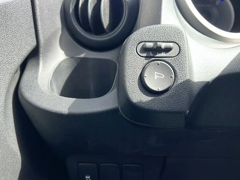 Used 2011 Honda Fit Sport image 27