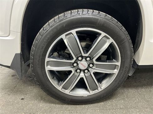 Certified 2017 GMC Acadia Denali w/ Technology Package image 34