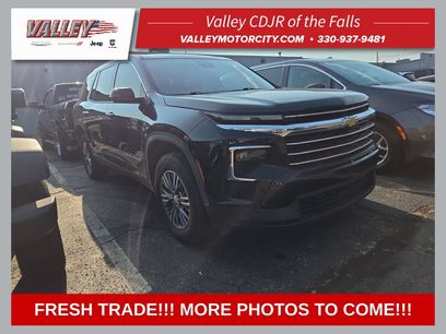 Used 2025 Chevrolet Traverse LT