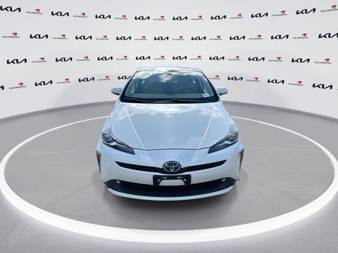 Used 2020 Toyota Prius XLE w/ Carpet Mat Package image 3