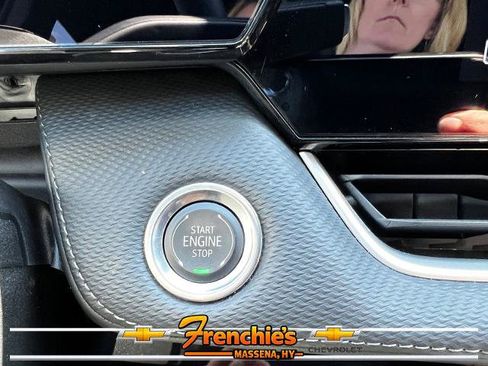 Used 2025 Chevrolet Equinox LT AWD/4WD image 34