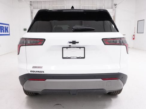 New 2026 Chevrolet Equinox LT w/ Midnight Edition FWD image 6
