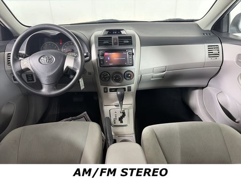 Used 2013 Toyota Corolla LE image 4