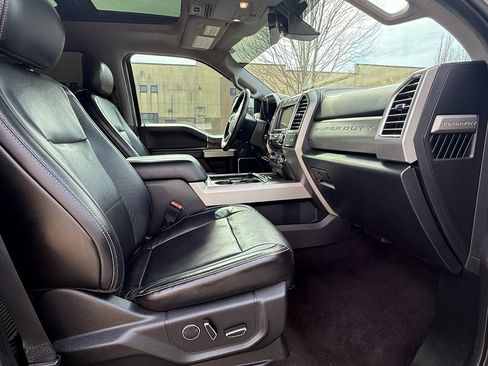 Used 2017 Ford F250 Lariat w/ Lariat Ultimate Package image 11