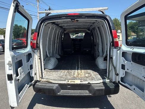 Used 2014 Chevrolet Express 1500 RWD image 9