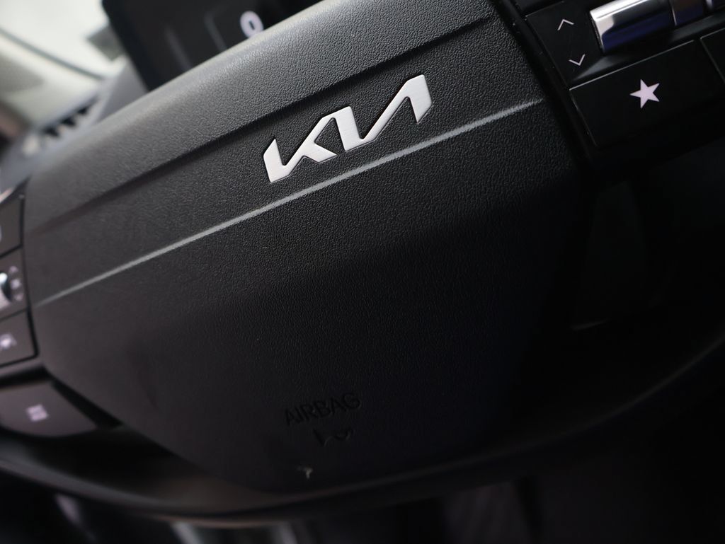Used 2025 Kia K4 EX FWD image 21