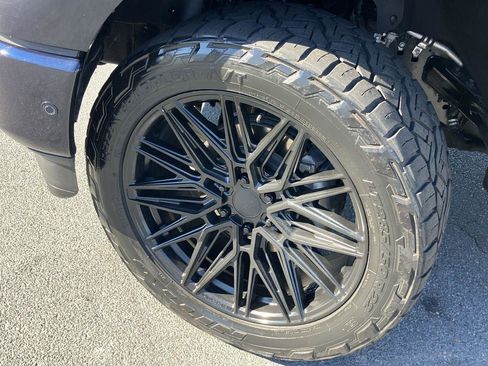 Used 2022 Ford F150 Limited image 9