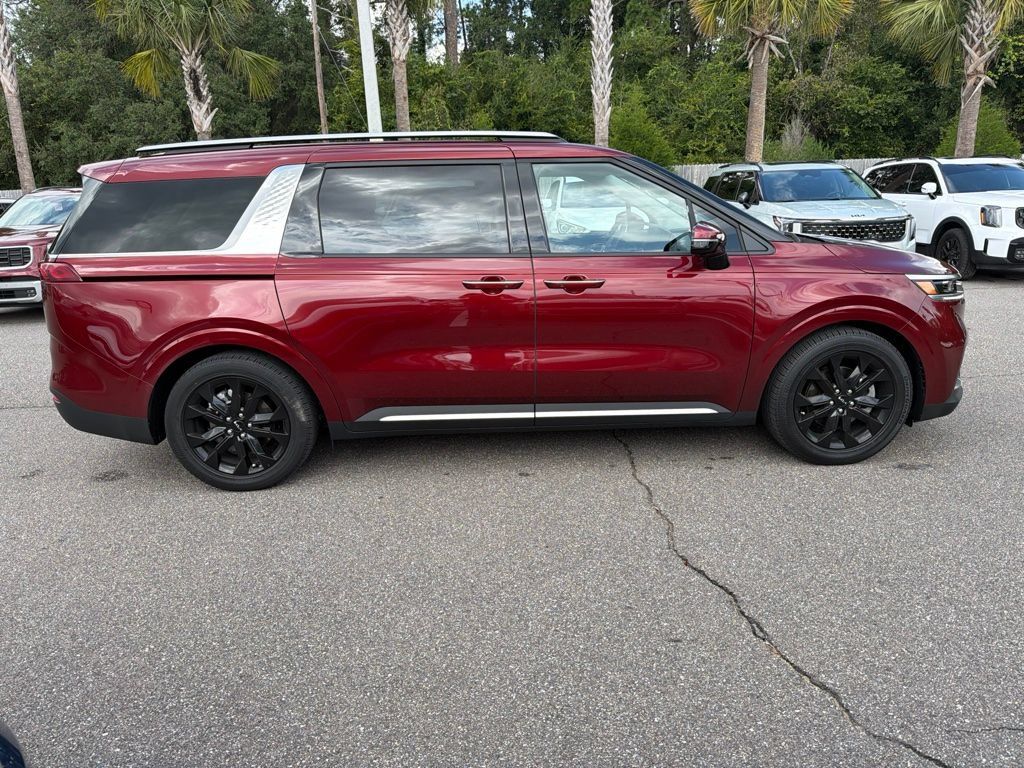 Certified 2023 Kia Carnival SX Prestige FWD image 3
