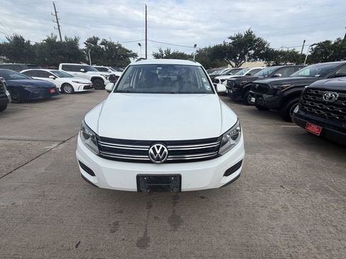 Used 2016 Volkswagen Tiguan S FWD image 2