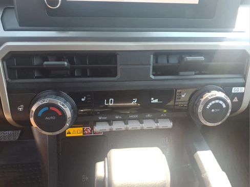 Used 2024 Toyota Tacoma SR5 AWD/4WD image 21