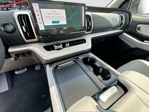 New 2026 Ford Expedition Active RWD image 22