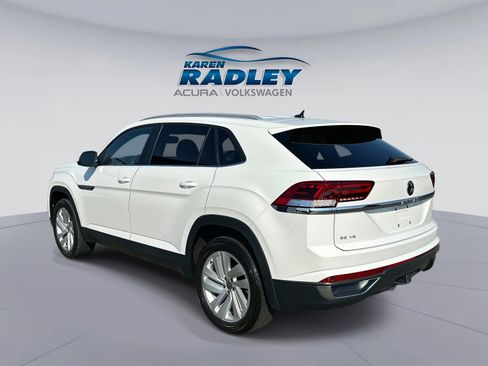 Used 2022 Volkswagen Atlas Cross Sport SE image 4