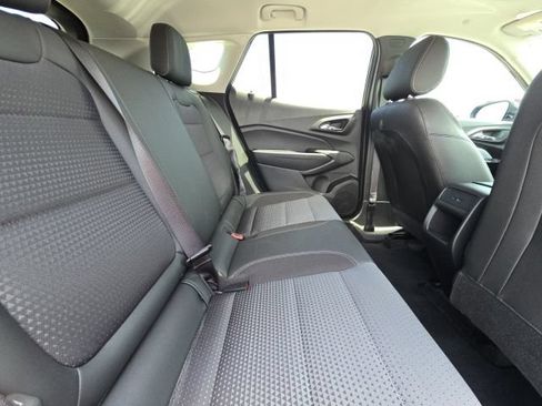 Used 2024 Chevrolet Trax LT w/ Sunroof Package FWD image 14