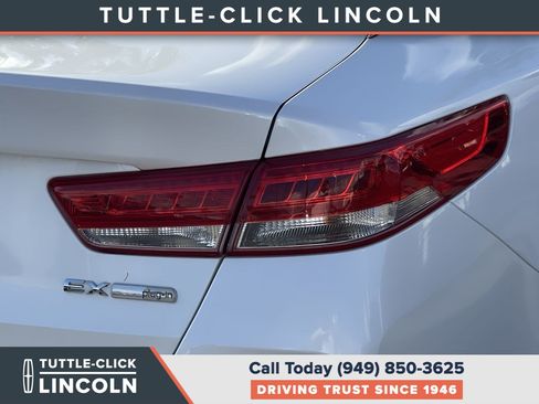 Used 2017 Kia Optima EX w/ Technology Package FWD image 9