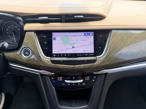 Used 2021 Cadillac XT6 Premium Luxury w/ Platinum Package AWD/4WD image 22